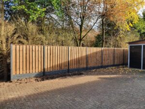 Nobifix met premium antraciete betonpaal en rot motief