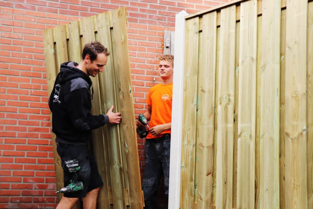 Varken ondeugd De controle krijgen Tuinschutting laten plaatsen? | Zo doen we dat! | Schuttinggigant