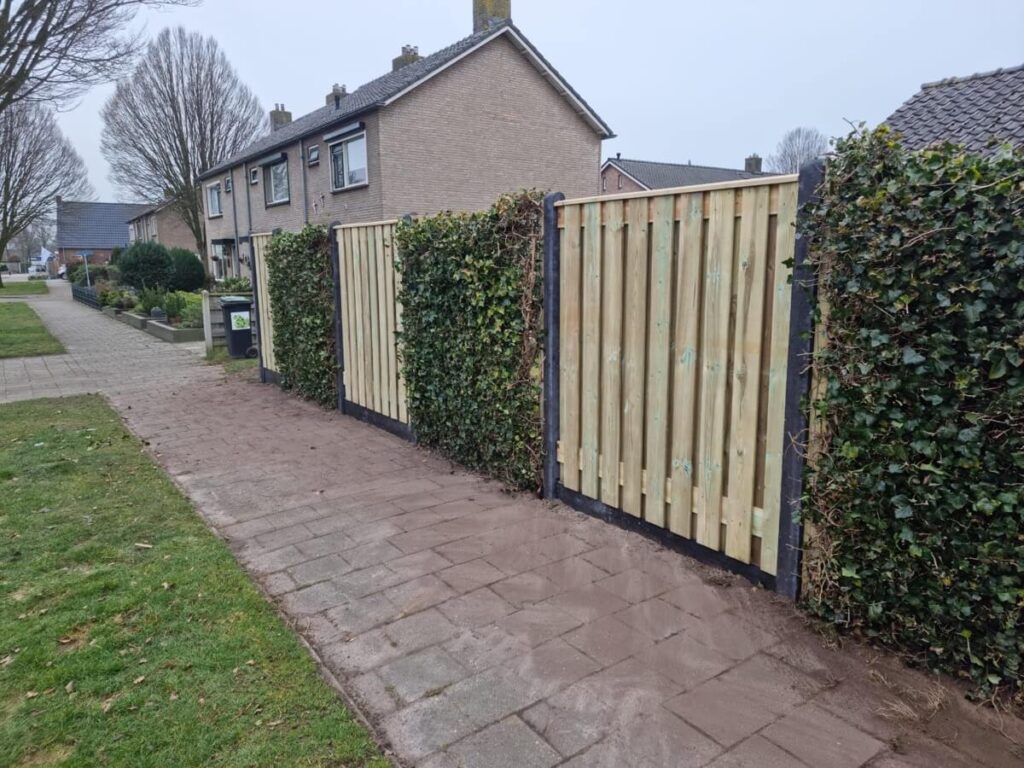 Grenen schutting hout beton schutting