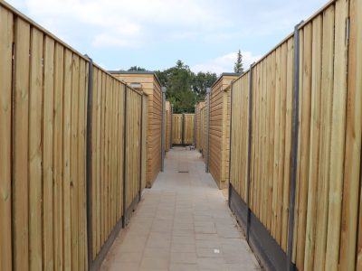 Grenen schutting hout beton schutting