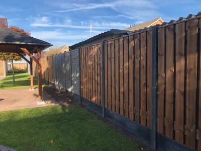 Nobifix schutting met stamp antraciet betonpaal en schanskorf